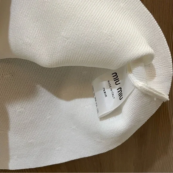 Miu Miu White Pearl-Trim Sleeveless Knit Tank with Gold Logo - Picture 4 of 7